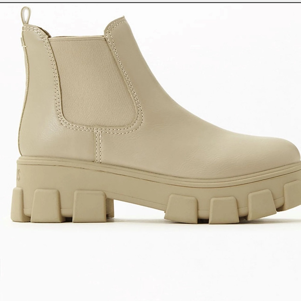 CIRCUS NY Women's Darielle Boots